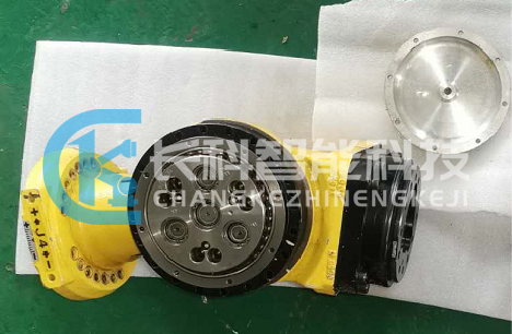 發(fā)那科2000iC機(jī)器人中心手拆解維修 發(fā)那科2000iC機(jī)器人中心手拆解維修